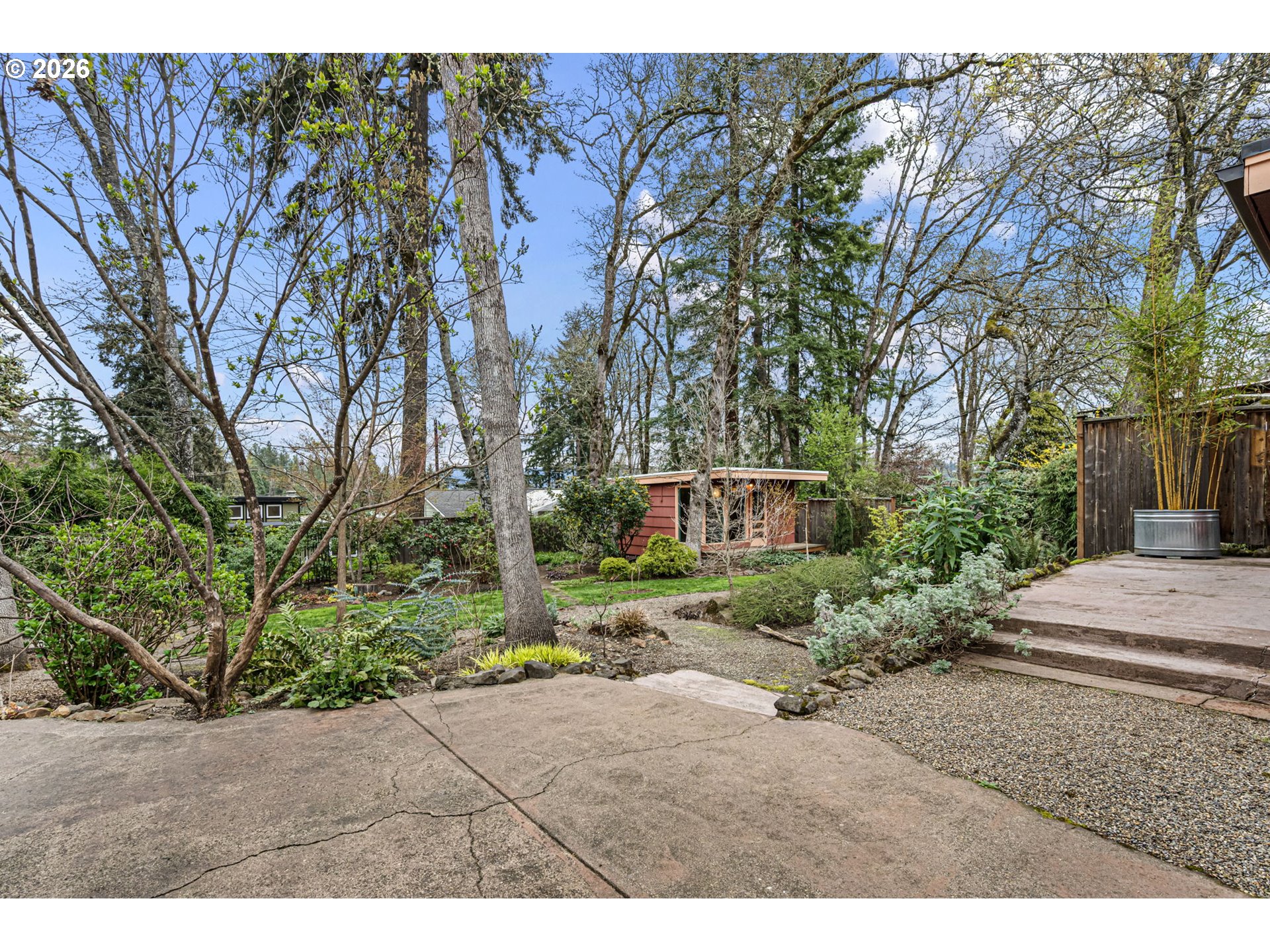 75 West 35th Place Eugene, OR 97405 - Photo 20 of 48 a view of outdoor space and yard