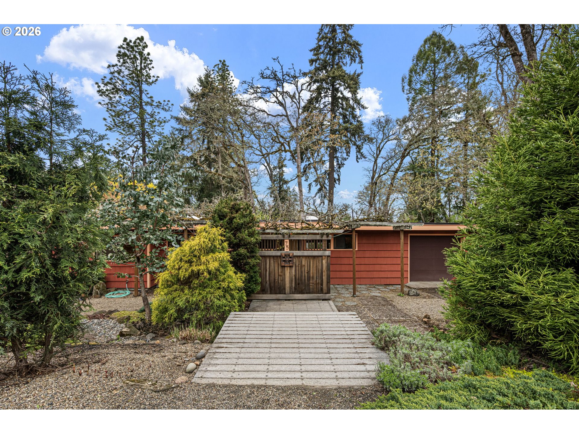 75 West 35th Place Eugene, OR 97405 - Photo 2 of 48 a view of outdoor space and yard