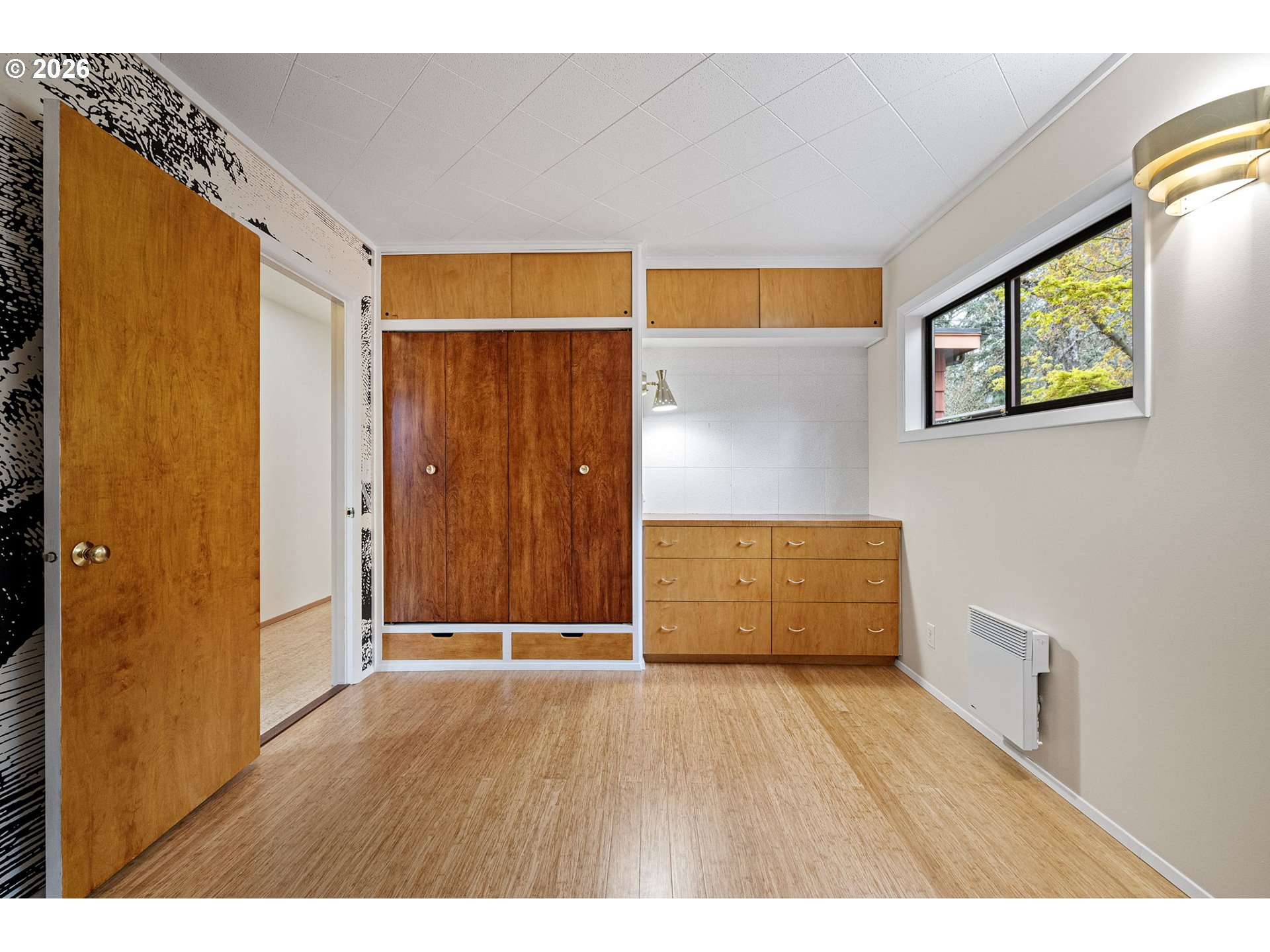 75 West 35th Place Eugene, OR 97405 - Photo 25 of 48 a view interior of the house