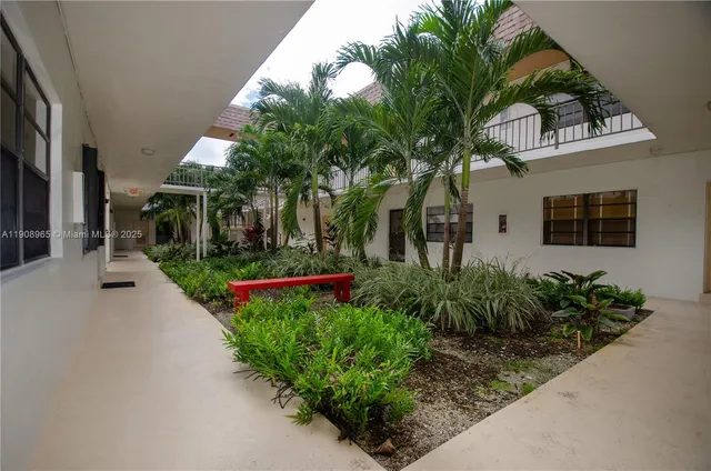 $275,000 | 8281 Southwest 128th Street, Unit 2041, Pinecrest, FL 33156