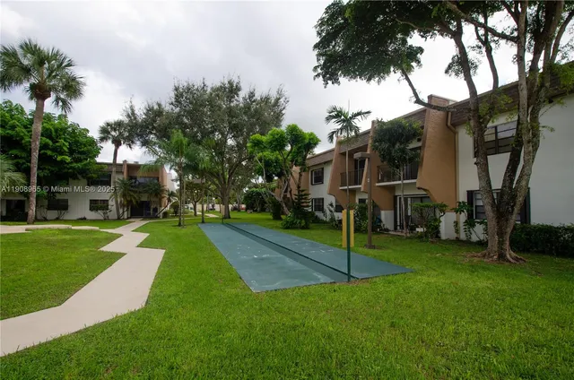 $275,000 | 8281 Southwest 128th Street, Unit 2041, Pinecrest, FL 33156