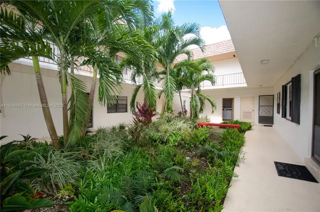 $275,000 | 8281 Southwest 128th Street, Unit 2041, Pinecrest, FL 33156