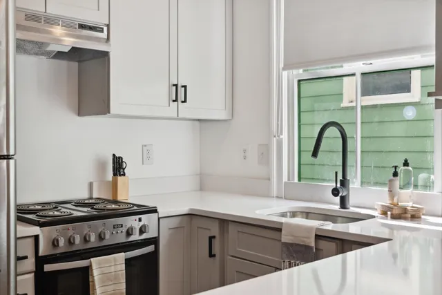 $999,000 | 426 Race Street, Charleston, SC 29403