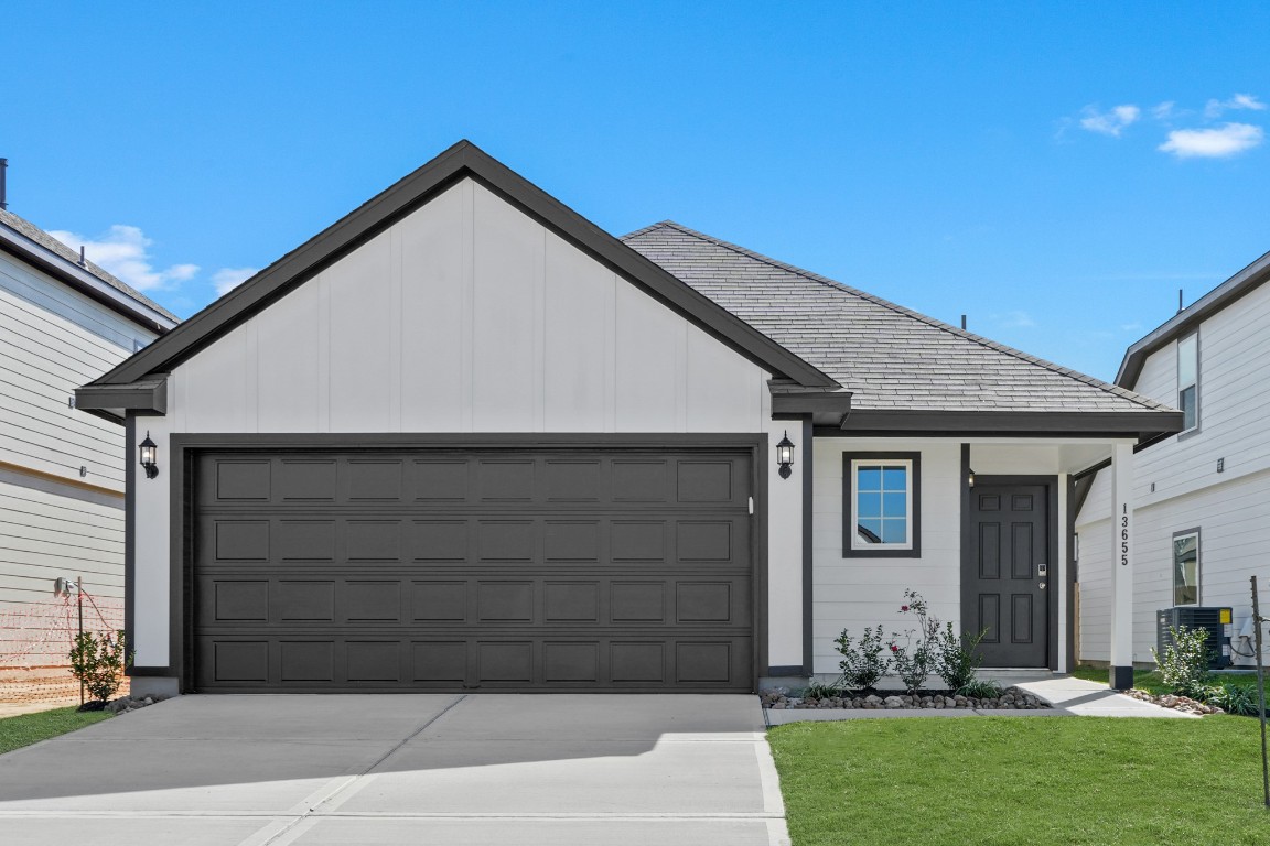a front view of house with yard