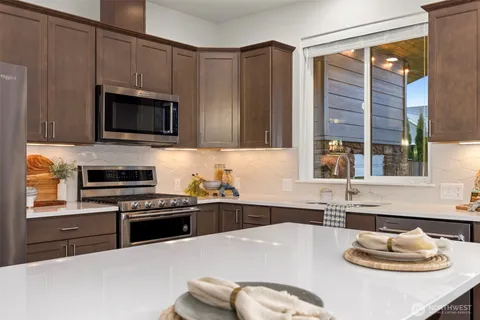 $765,000 | 1411 Woods Point Loop, Ferndale, WA 98248