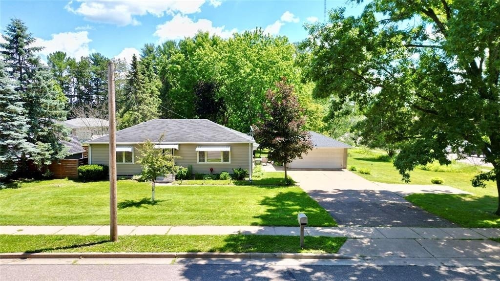 3719 Rudolph Road Eau Claire, WI 54701 - Photo 3 of 29 Gallery Image 3