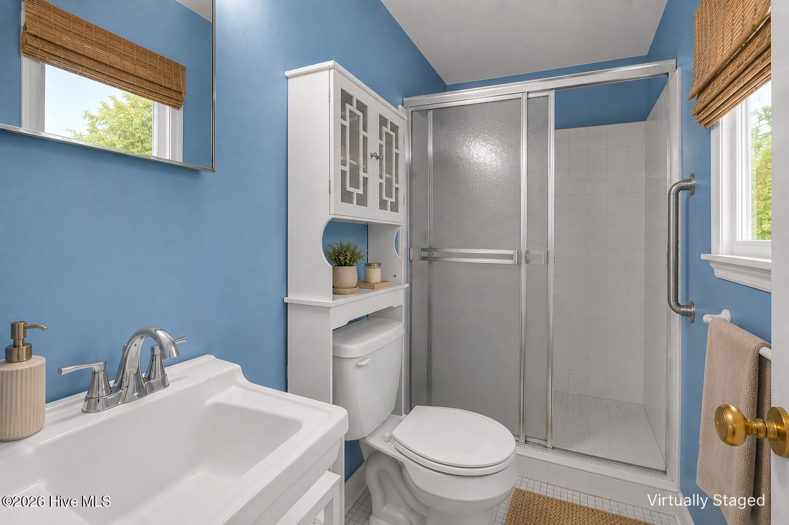 609 Edgehill Road Trent Woods, NC 28562 - Photo 17 of 49 Virtually Staged - Owners Bathroom