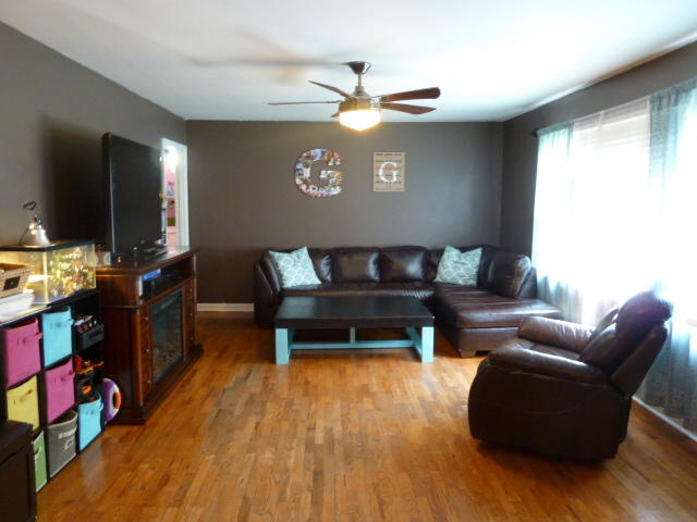 8029 Powell Heights Road Powell, TN 37849 - Photo 2 of 12 P1170602