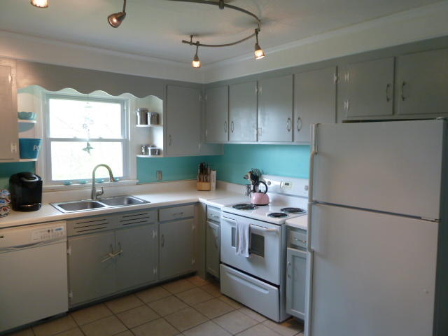 8029 Powell Heights Road Powell, TN 37849 - Photo 4 of 12 P1170595