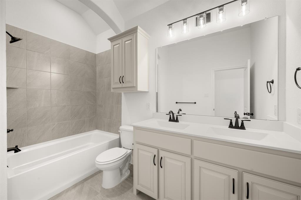 725 Wine Cup Way Midlothian, TX 76065 - Photo 20 of 30 725 Winecup- Bathroom