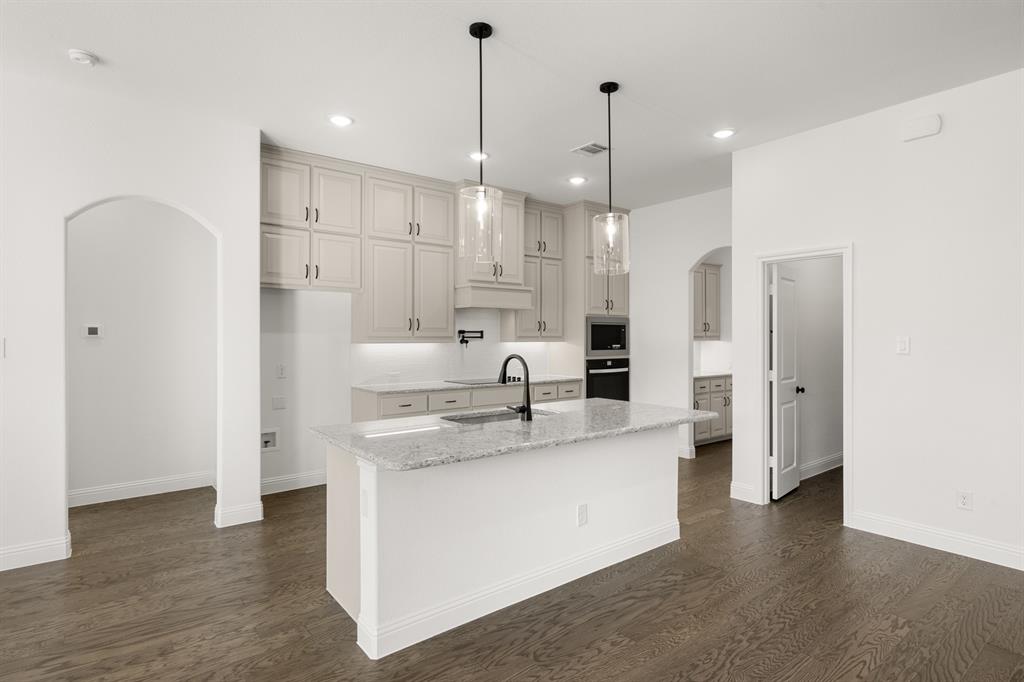 725 Wine Cup Way Midlothian, TX 76065 - Photo 3 of 30 725 Winecup- Kitchen-2