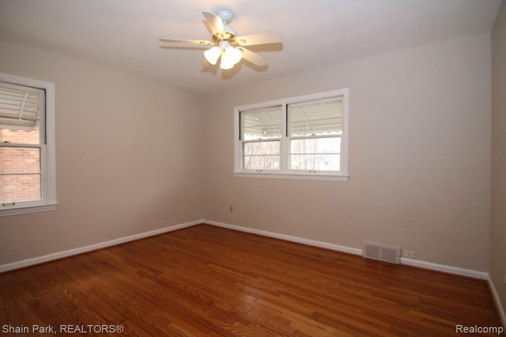 4298 Kenmore Road Berkley, MI 48072 - Photo 14 of 30 Huge Bedrooms