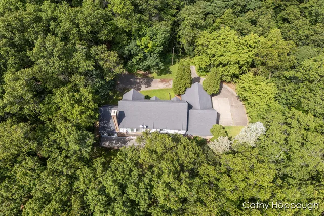 $700,000 | 735 Prairie Creek Road, Ionia, MI 48846
