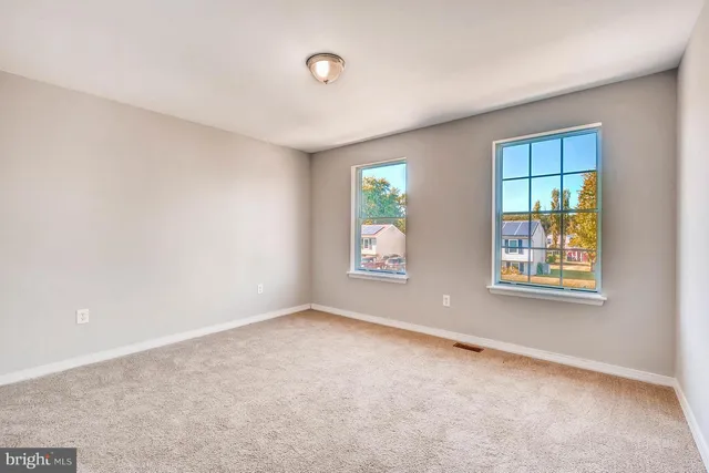 $2,400 | 915 Cambridge Avenue, Aberdeen, MD 21001