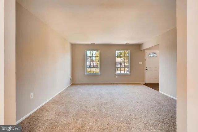 $2,400 | 915 Cambridge Avenue, Aberdeen, MD 21001