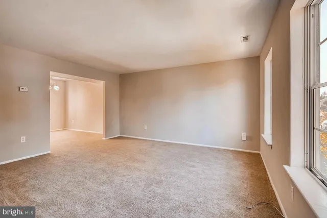 $2,400 | 915 Cambridge Avenue, Aberdeen, MD 21001