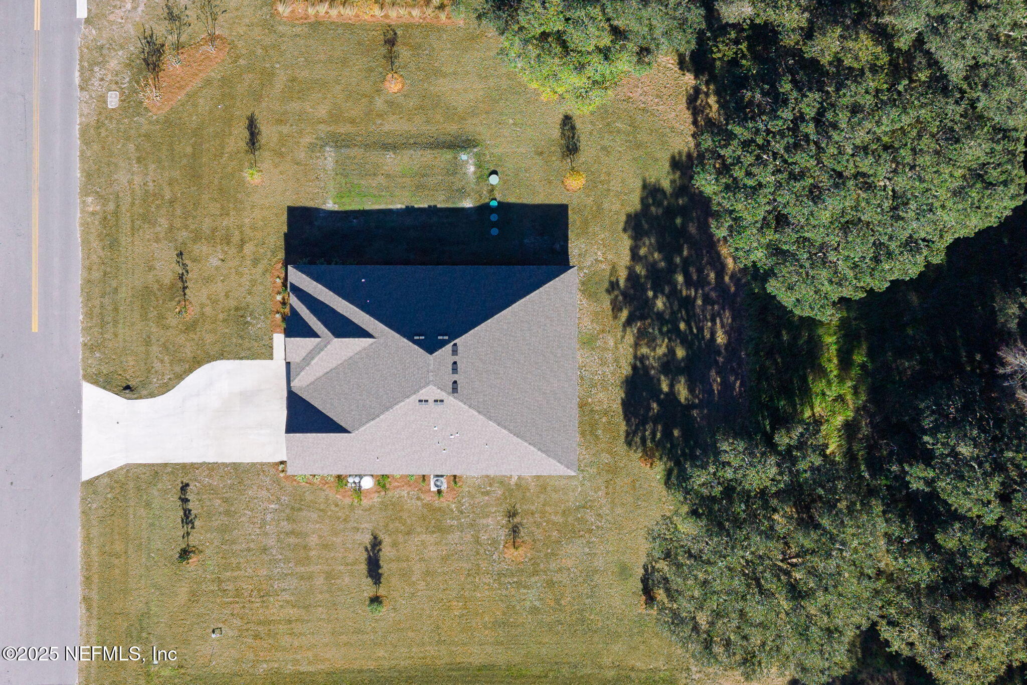 56310 Creekside Way Callahan, FL 32011 - Photo 47 of 47 a blue sign that is sitting in front of a wall