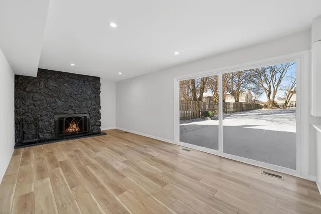 $379,900 | 811 Copley Lane, Joliet, IL 60431