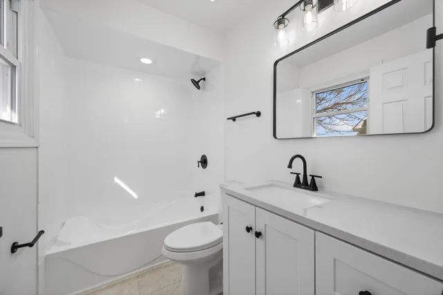 $379,900 | 811 Copley Lane, Joliet, IL 60431