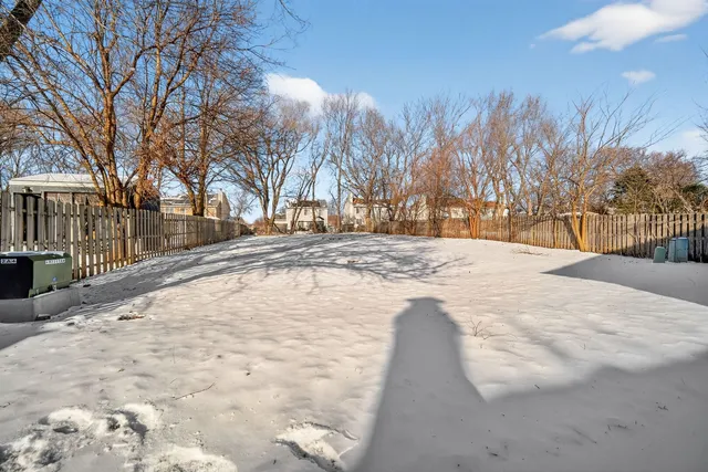 $379,900 | 811 Copley Lane, Joliet, IL 60431