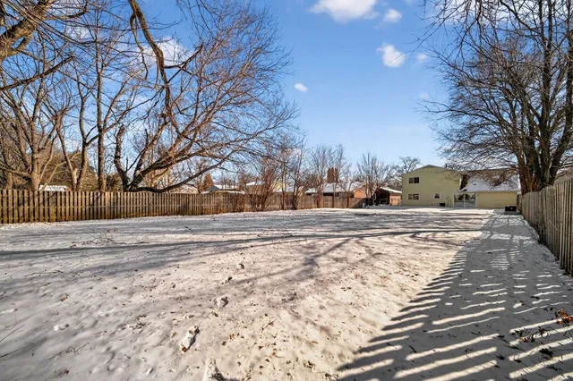 $379,900 | 811 Copley Lane, Joliet, IL 60431