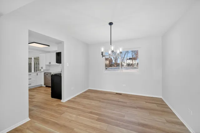 $379,900 | 811 Copley Lane, Joliet, IL 60431