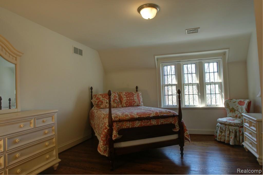 111 Cloverly Road Grosse Pointe, MI 48236 - Photo 15 of 16 Bedroom