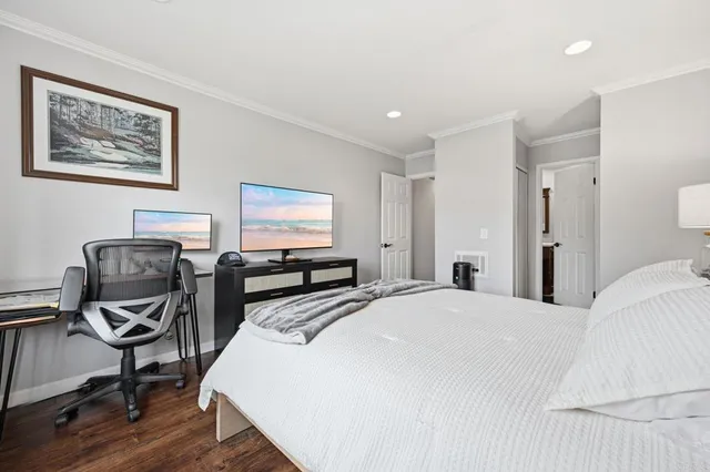 $699,999 | 7702 Caminito Puerto, Unit 204, Carlsbad, CA 92009