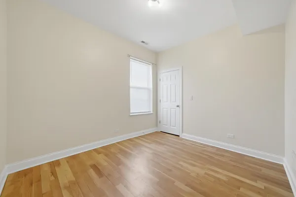 $2,700 | 4742 North Sawyer Avenue, Unit 2, Chicago, IL 60625