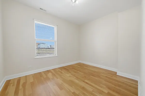 $2,700 | 4742 North Sawyer Avenue, Unit 2, Chicago, IL 60625
