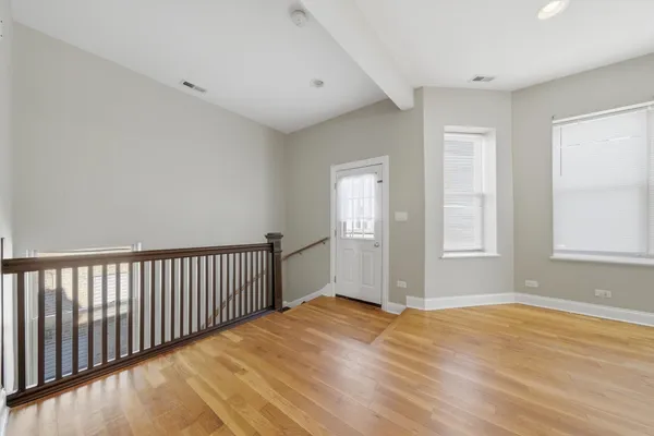 $2,700 | 4742 North Sawyer Avenue, Unit 2, Chicago, IL 60625