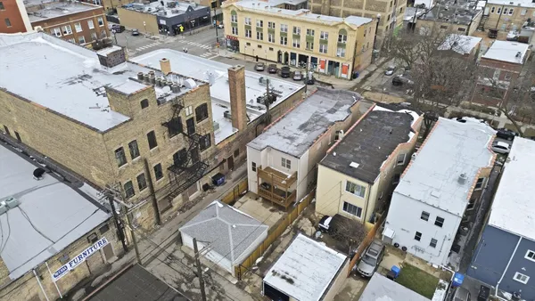 $2,700 | 4742 North Sawyer Avenue, Unit 2, Chicago, IL 60625