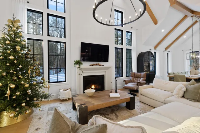 $5,650,000 | 113 Linden Street, Exeter, NH 03833