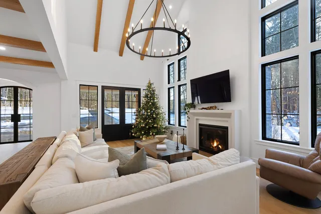 $5,650,000 | 113 Linden Street, Exeter, NH 03833