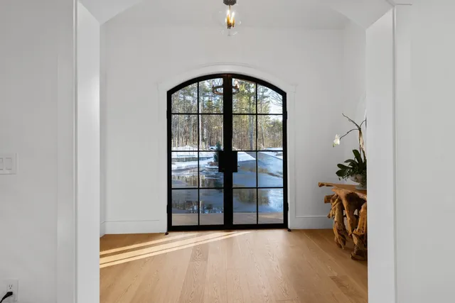 $5,650,000 | 113 Linden Street, Exeter, NH 03833