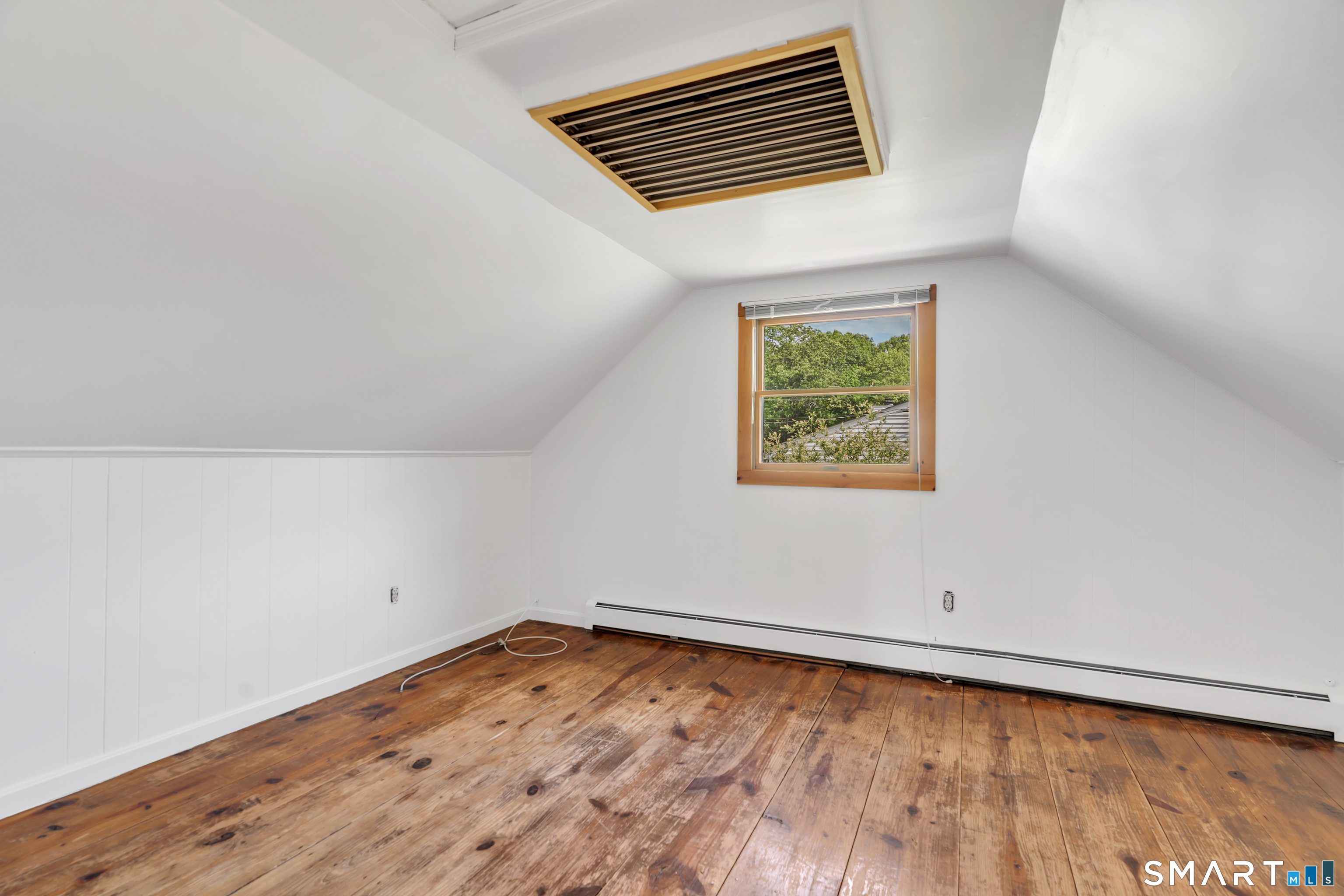 8 Chapel Hill Road Montville, CT 06370 - Photo 14 of 40