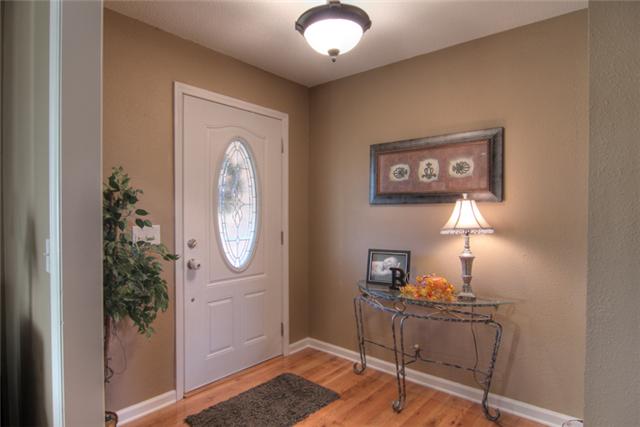 4038 Confederate Road Murfreesboro, TN 37128 - Photo 3 of 16 Inviting-open foyer w/wood floors
