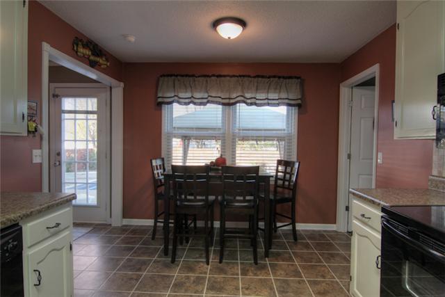 4038 Confederate Road Murfreesboro, TN 37128 - Photo 9 of 16 Open eat-in kitchen w/tile floors