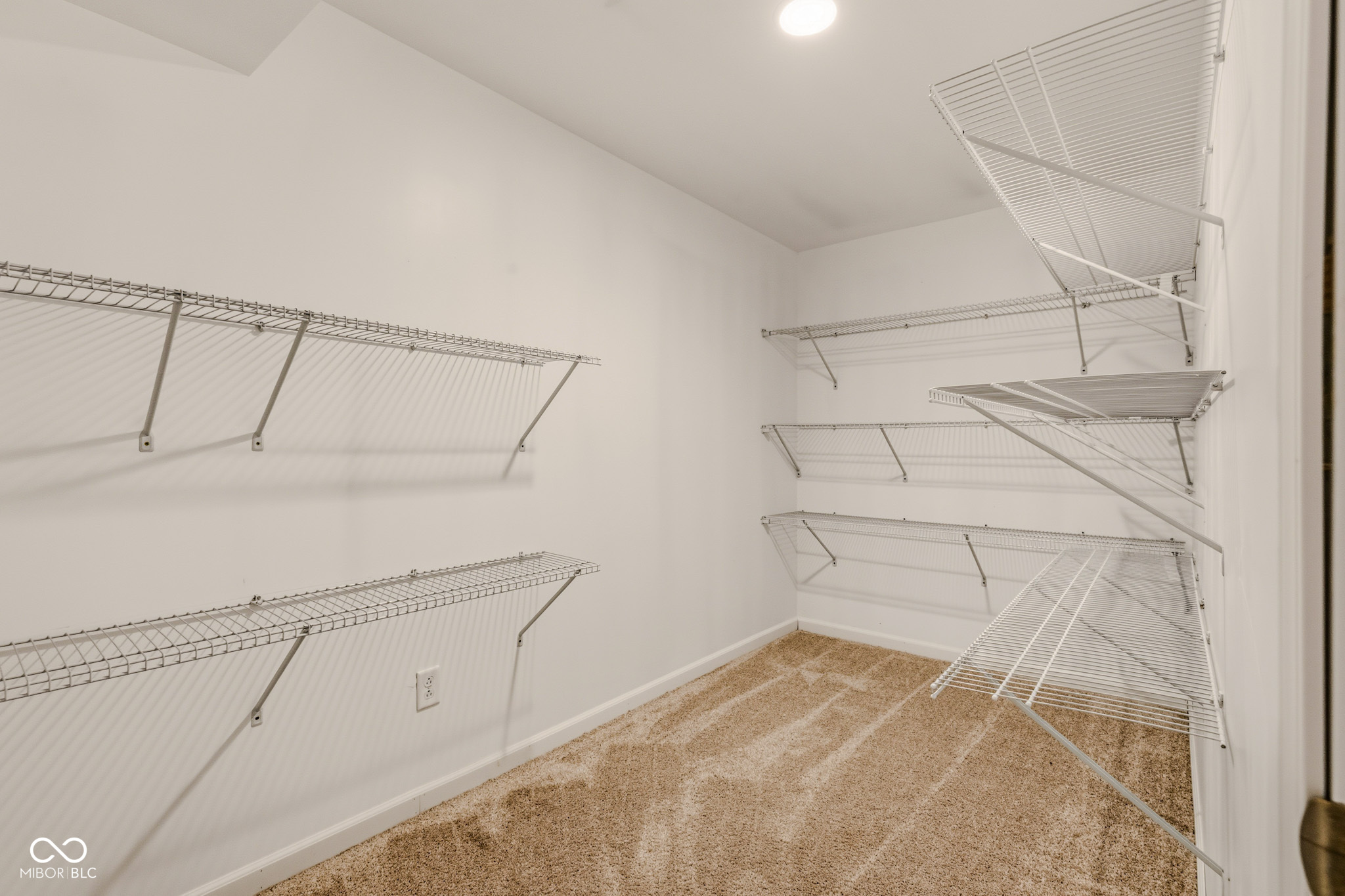 7048 Stoney Ridge Drive Columbus, IN 47201 - Photo 32 of 52 Gallery Image 32