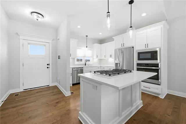 $439,900 | 519 Northwest 110th Street, Kansas City, MO 64155