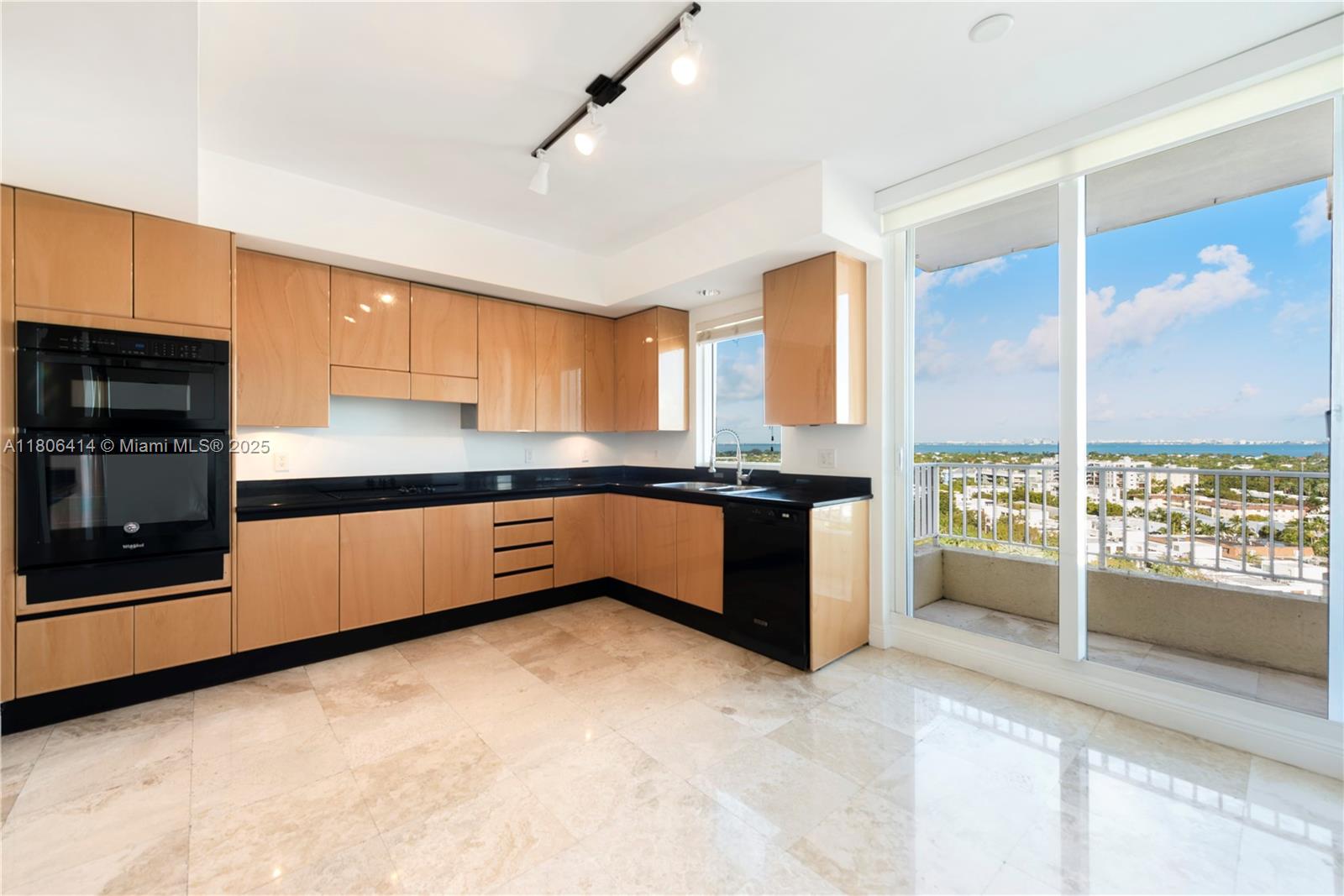 781 Crandon Boulevard, Unit 1404 Key Biscayne, FL 33149 - Photo 9 of 20