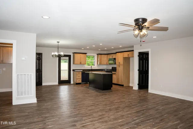 $450,000 | 105 Ottinger Lane, Chuckey, TN 37641