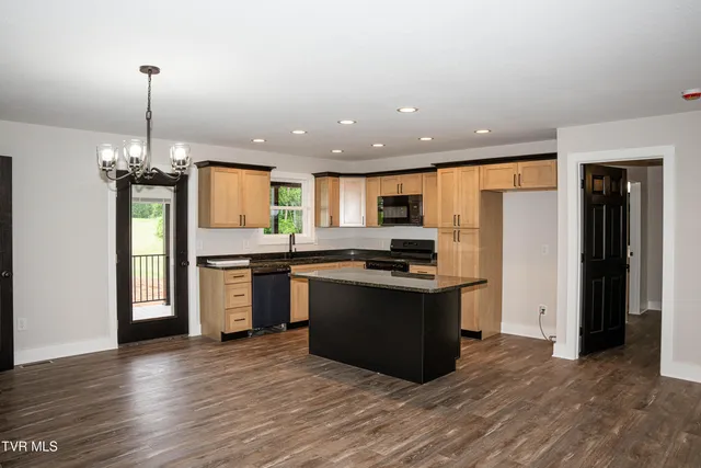 $450,000 | 105 Ottinger Lane, Chuckey, TN 37641