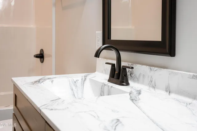 $450,000 | 105 Ottinger Lane, Chuckey, TN 37641