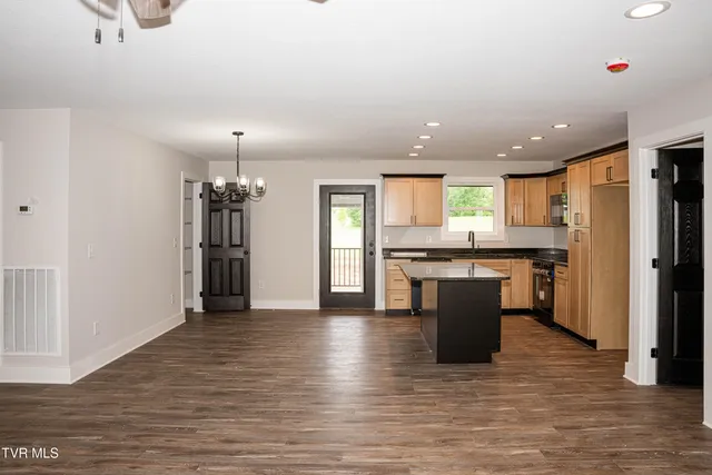 $450,000 | 105 Ottinger Lane, Chuckey, TN 37641