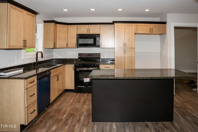 $450,000 | 105 Ottinger Lane, Chuckey, TN 37641