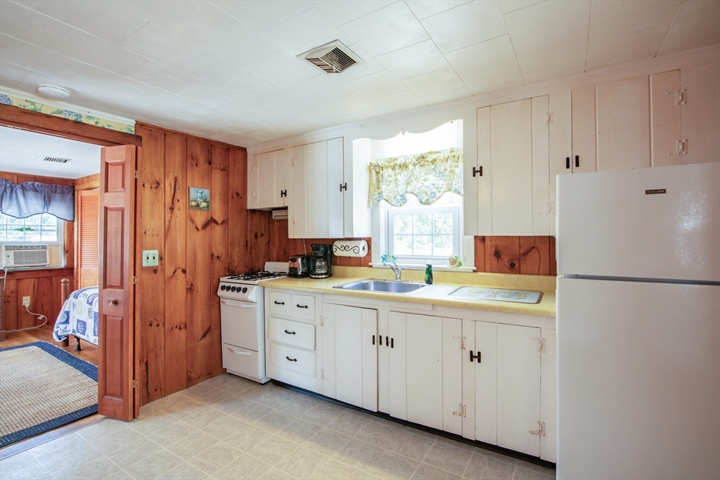 75 Susan Ruth Road Dennis, MA 02639 - Photo 10 of 31