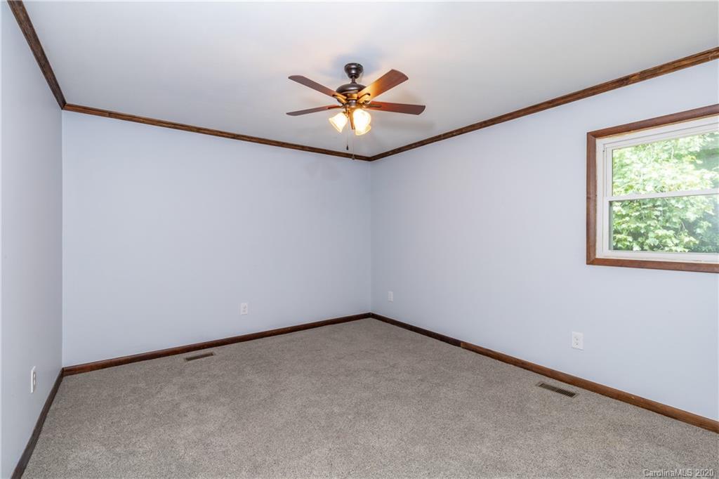 381 Pole Miller Road Brevard, NC 28712 - Photo 13 of 33 Gallery Image 13