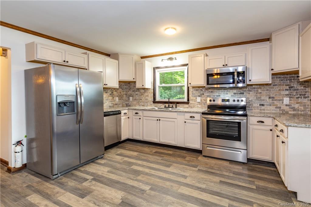 381 Pole Miller Road Brevard, NC 28712 - Photo 7 of 33 Gallery Image 7