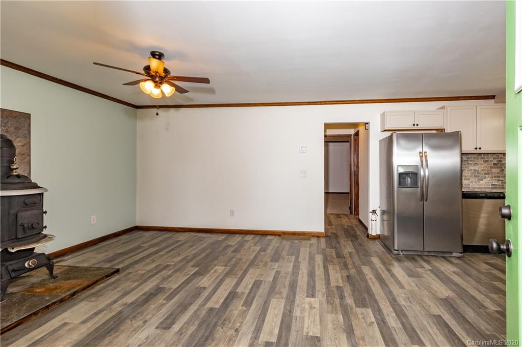 381 Pole Miller Road Brevard, NC 28712 - Photo 8 of 33 Gallery Image 8